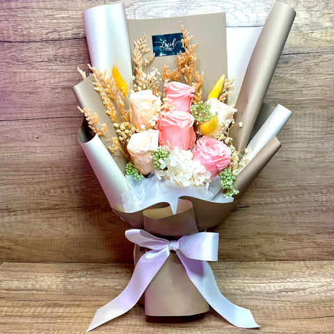Izabelle Preserved Flower Bouquet (6 Roses)