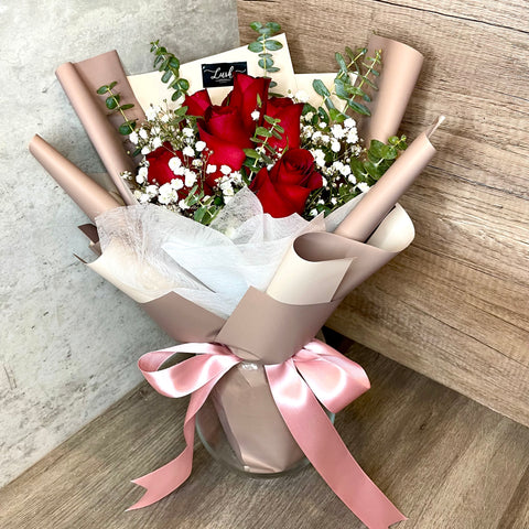Klara Fresh Roses Hand Bouquet